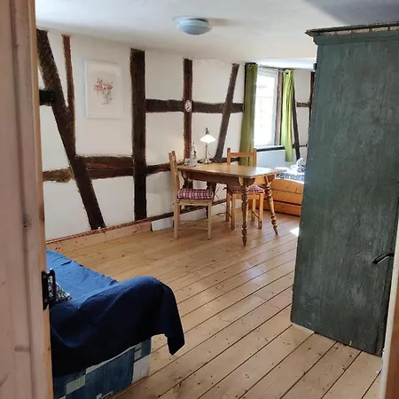 Gemuetliche Gaestezimmer In Einem Neu Sanierten Fachwerkhaus Заксенхайм Экстерьер фото